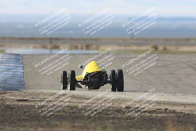media/Oct-26-2025-CalClub SCCA (Sun) [[8ce1e69566]]/Group 6/Grapevine/